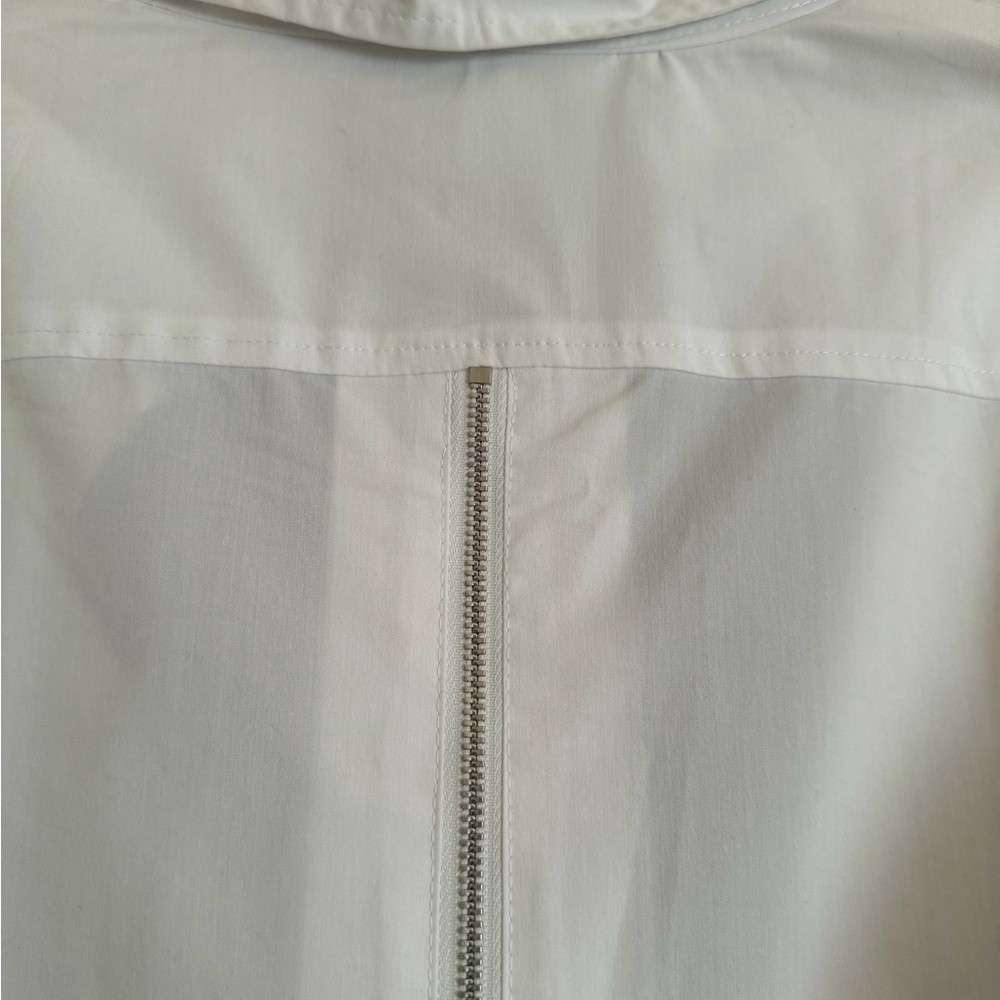 Neiman Marcus Elegant White elegant button-down dress shirt zipper on the back